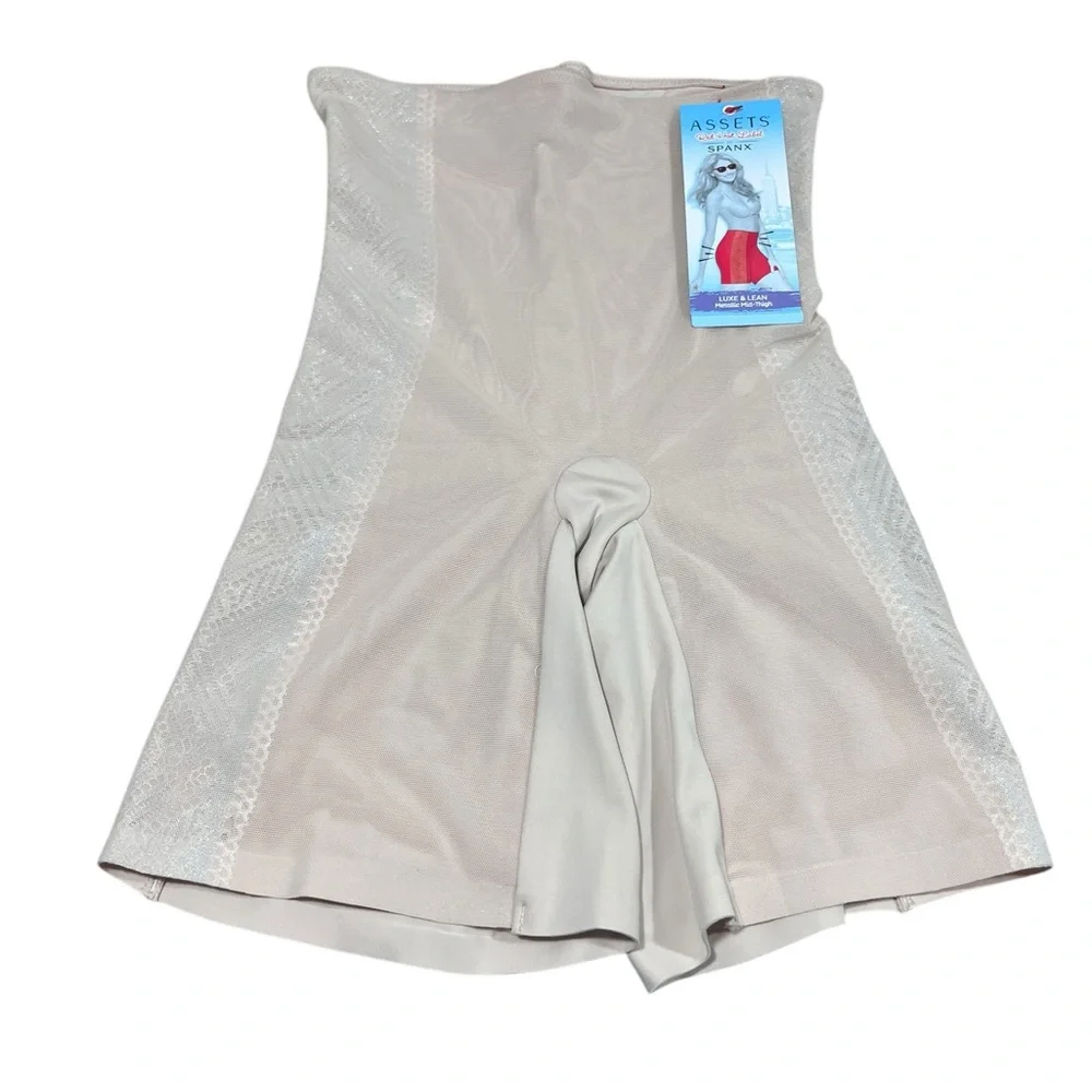 SPANX Assets Luxe & Lean Mid Thigh Shaper Shorts Rose Dust Pink M NWT Style 2524